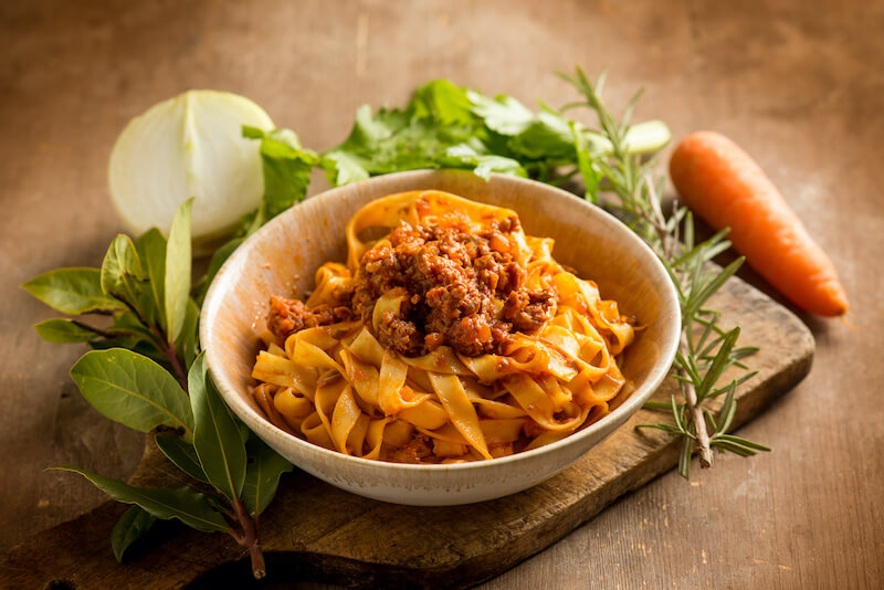 najpopularniejsze dania włoskie, jak tagliatelle al ragu najpopularniejsze dania włoskie czyli makaron tagliatelle al ragu