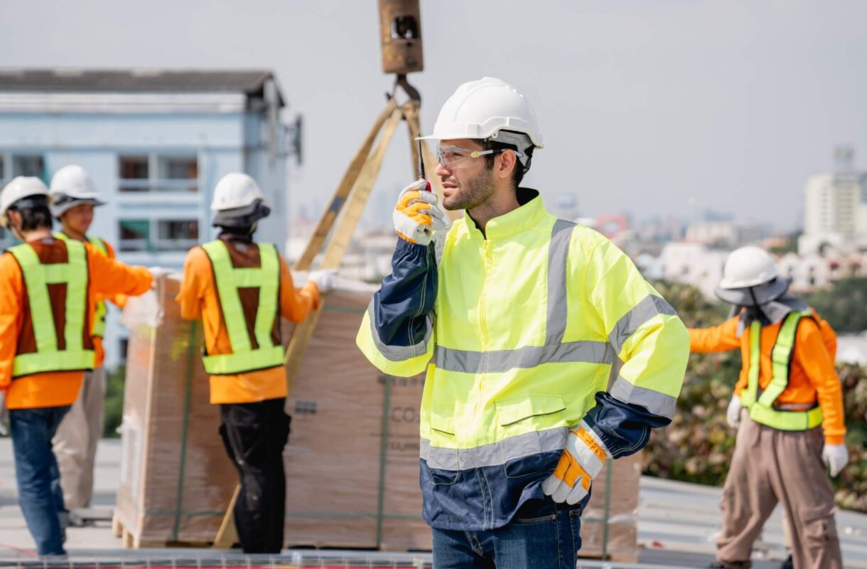 Odzież ochronna na budowie – jaką wybrać?
