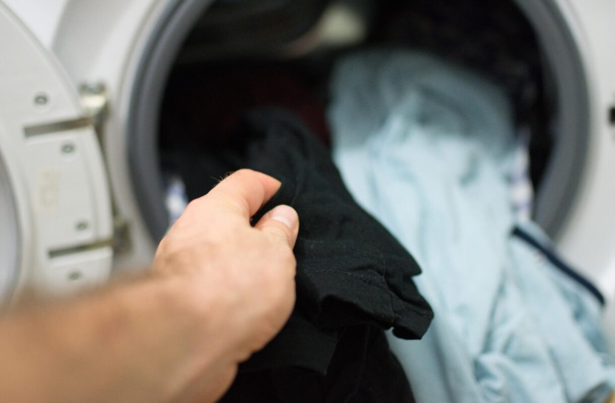 Jak prać koszulki z nadrukiem? Poradnik