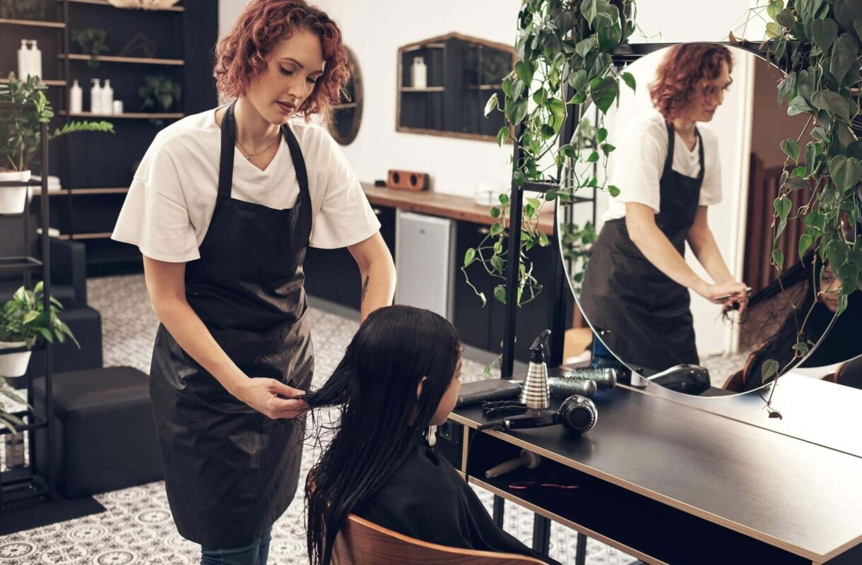 Salon fryzjerski w stylu loft – jak go urządzić?