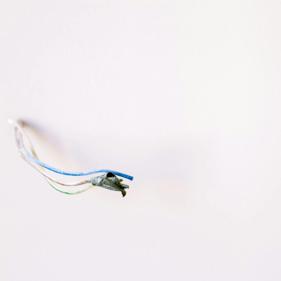 Bezpieczna organizacja instalacji w miejscach widocznych