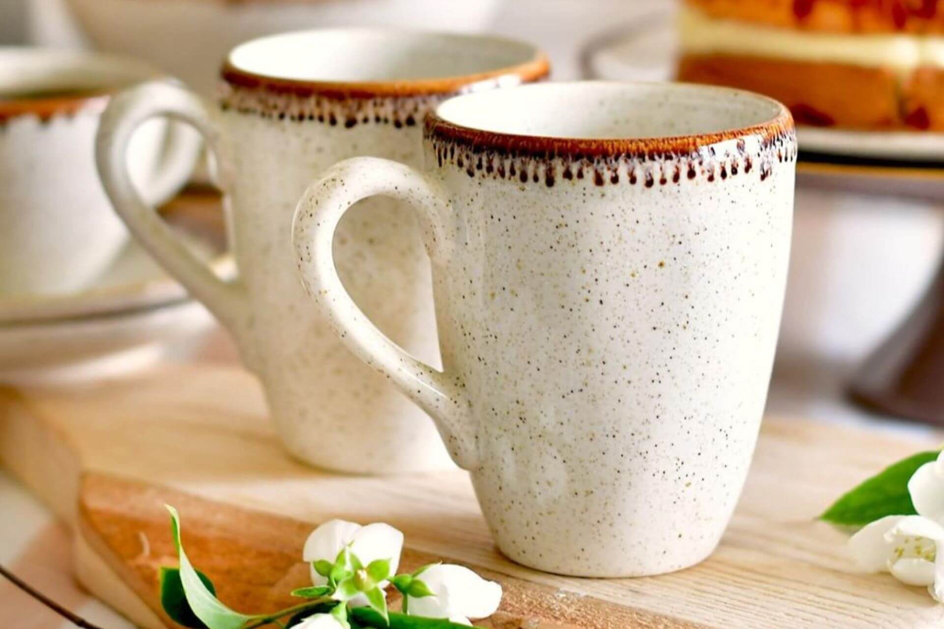 Stylowe kubki do kawy: trendy, które odmienią Twoją kuchnię