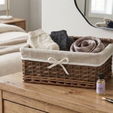 Jak wykorzystać kosze wiklinowe do organizacji przestrzeni Twojego wnętrza?