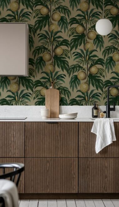 Tapeta w trudnych warunkach – co sprawdzi się w kuchni, łazience i przedpokoju?