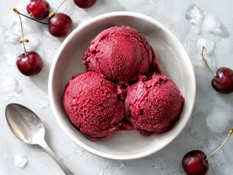 co zrobić z czereśni – domowy czerwony sorbet